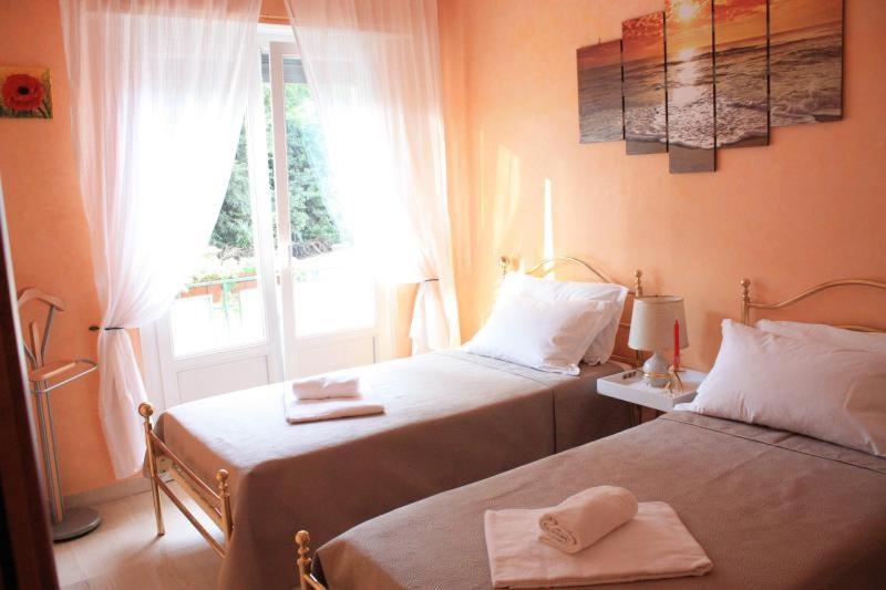 Apartment At Colosseo With Terrace Overlooking The Garden By Lyon Rome Luaran gambar